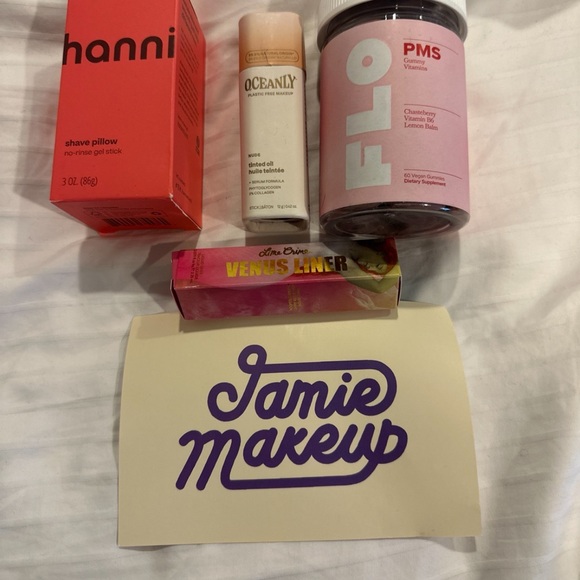 Hanni, Oceanly, Lime Crime-Jamie Makeup Bundle - Picture 2 of 14